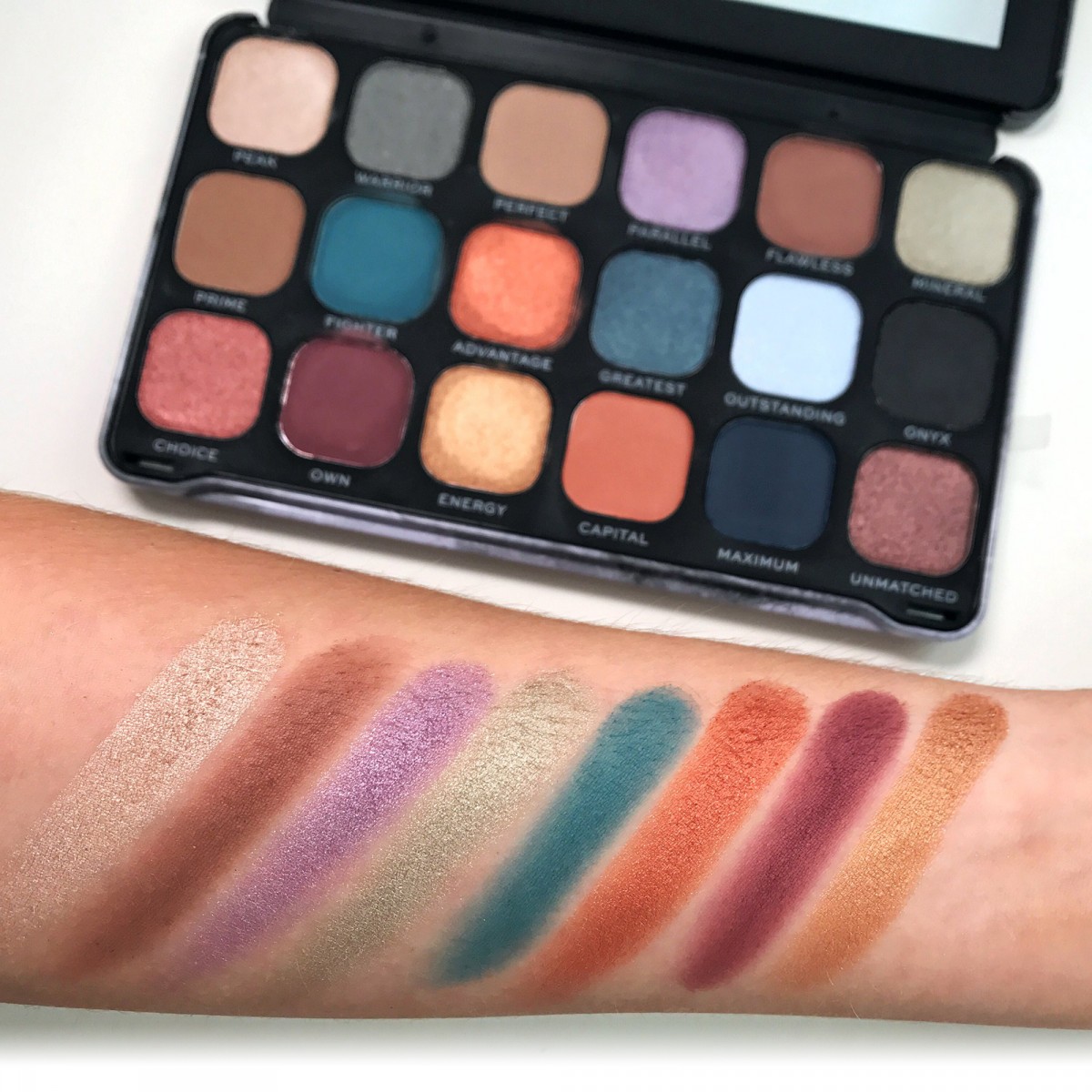  Makeup  Revolution Forever  Flawless Eyeshadow Palette Optimum